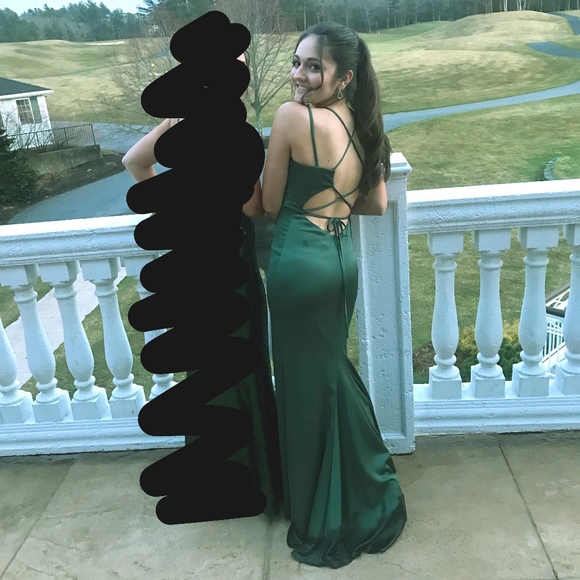Faviana Dresses & Skirts - Faviana Prom Dress size 4